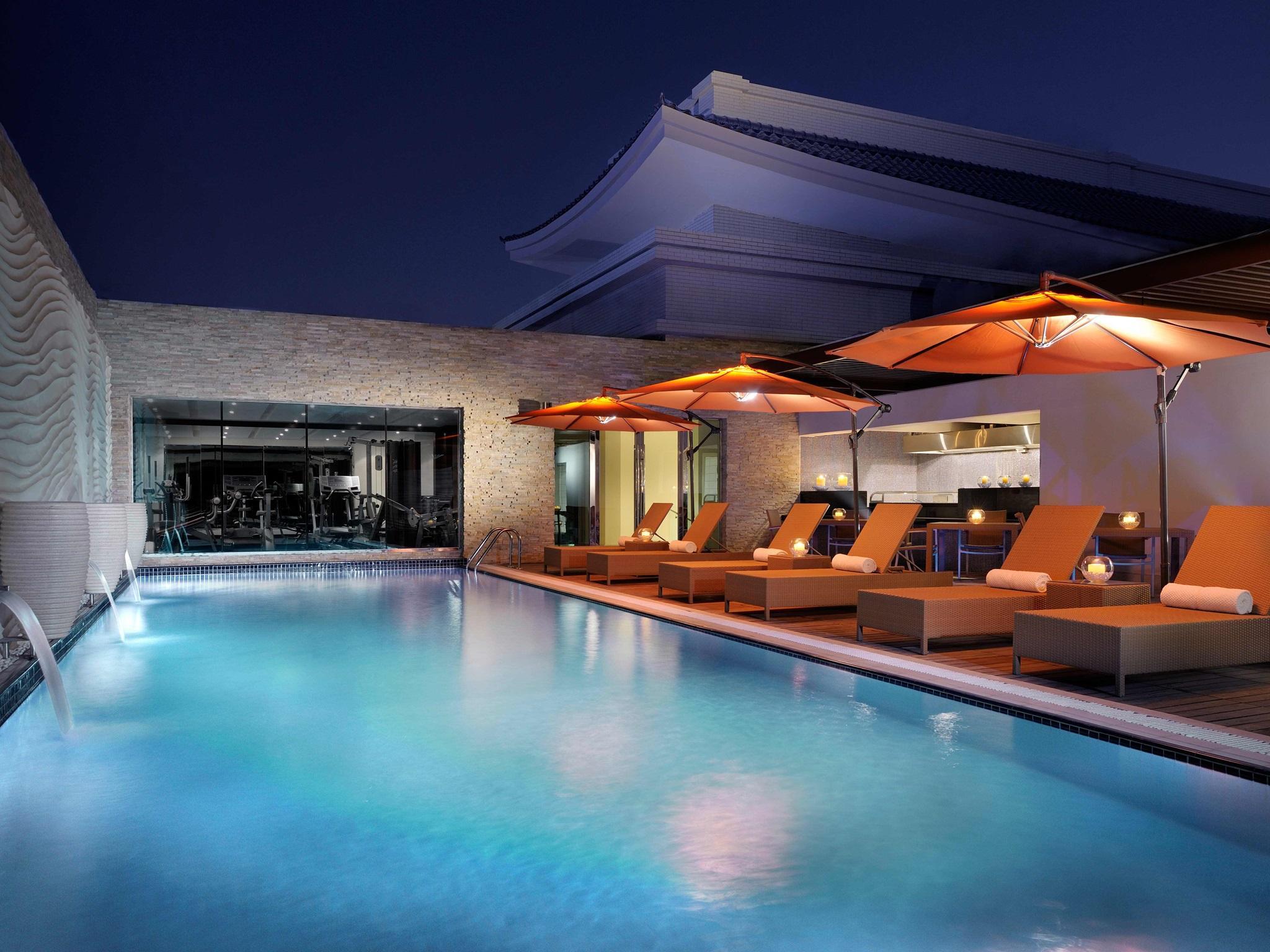 Asiana Hotel Ντουμπάι Εξωτερικό φωτογραφία The pool at the hotel
