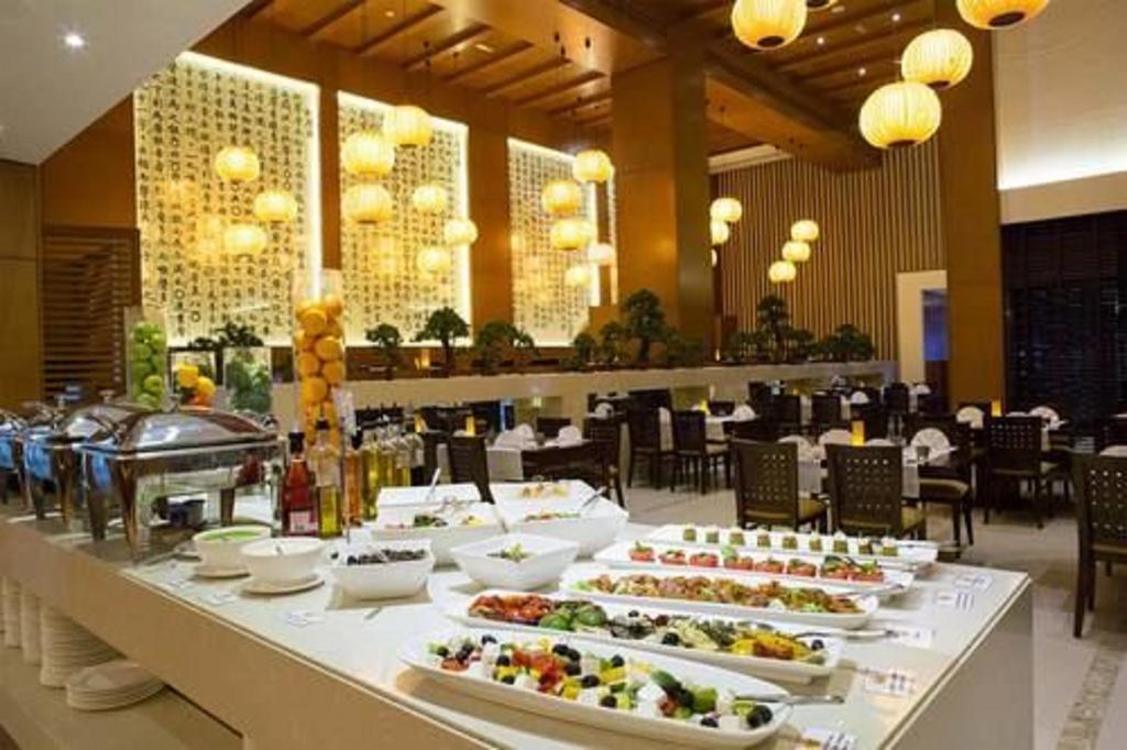 Asiana Hotel Ντουμπάι Εξωτερικό φωτογραφία The restaurant at the hotel